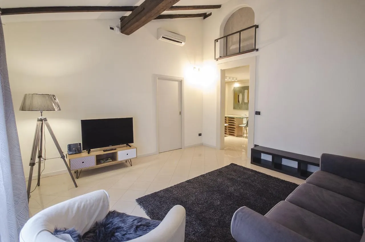 Rr 108 Apartment Bologna 0*,